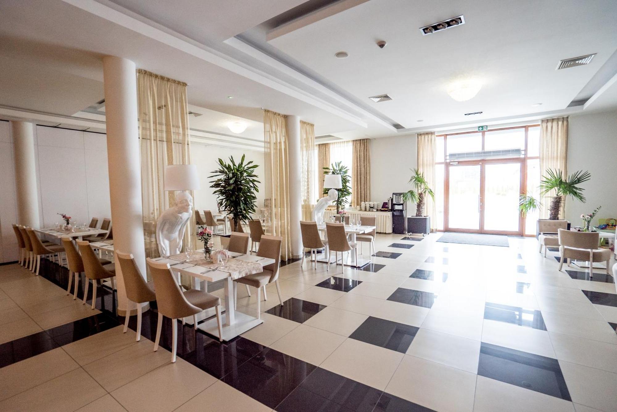 Hotel Aleksandria Siedlce Εξωτερικό φωτογραφία
